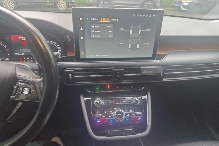 Used Lincoln Corsair 2020 2.0T Two-Wheel Drive Luxury Edition Audio And AC Panel