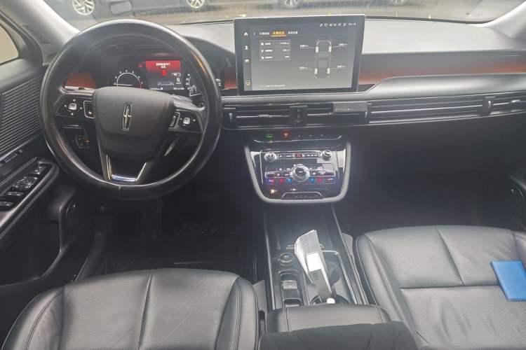 Used Lincoln Corsair 2020 2.0T Two-Wheel Drive Luxury Edition Center Console