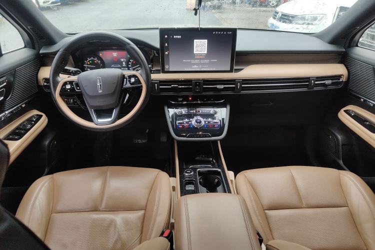 Used Lincoln Corsair 2020 2.0T Two-Wheel Drive Luxury Edition Center Console