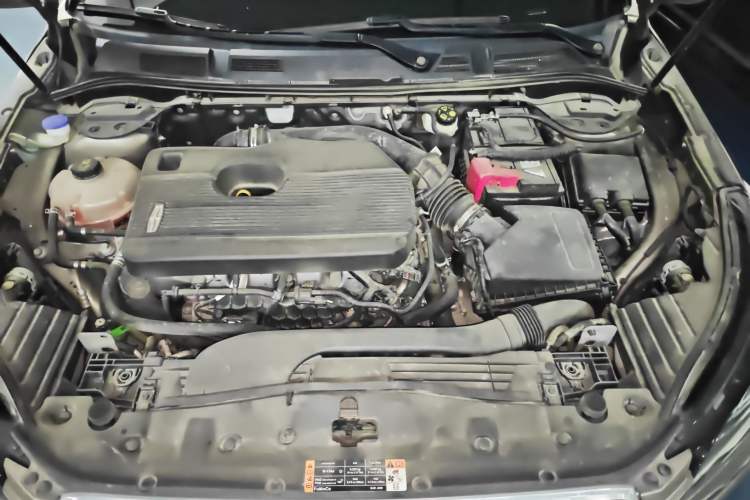 Used Lincoln Corsair 2020 2.0T Two-Wheel Drive Luxury Edition Engine Bay