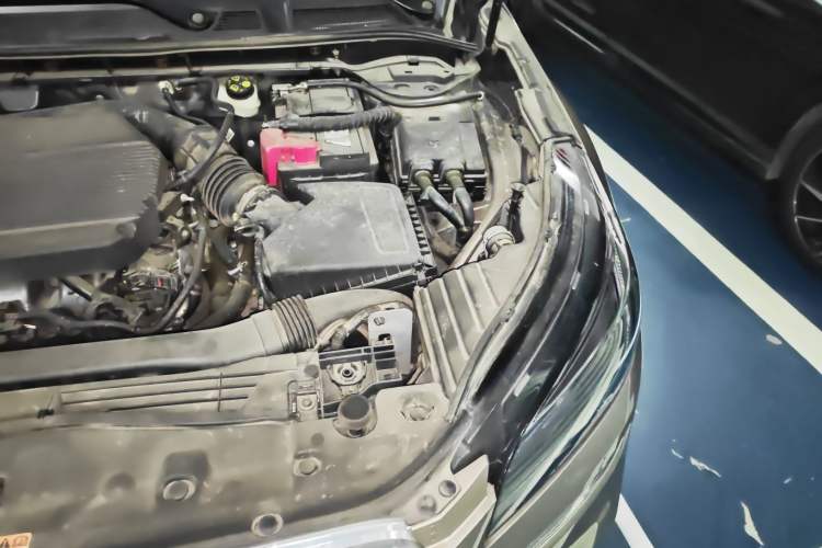 Used Lincoln Corsair 2020 2.0T Two-Wheel Drive Luxury Edition Engine Bay Left