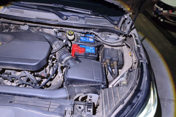 Used Lincoln Corsair 2020 2.0T Two-Wheel Drive Luxury Edition Engine Bay Left