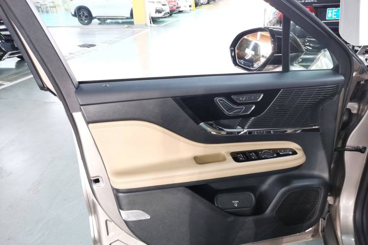 Used Lincoln Corsair 2020 2.0T Two-Wheel Drive Luxury Edition Interior 7