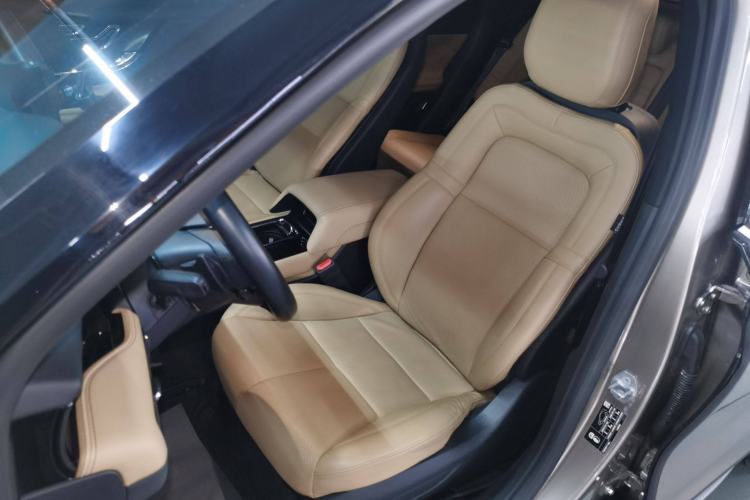 Used Lincoln Corsair 2020 2.0T Two-Wheel Drive Luxury Edition Left Front Seat