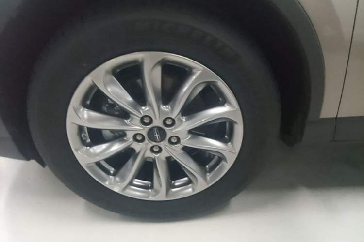 Used Lincoln Corsair 2020 2.0T Two-Wheel Drive Luxury Edition Left Front Wheel Hub