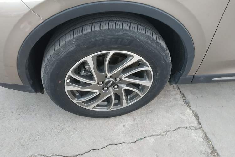 Used Lincoln Corsair 2020 2.0T Two-Wheel Drive Luxury Edition Left Front Wheel Hub