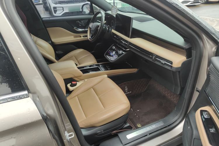 Used Lincoln Corsair 2020 2.0T Two-Wheel Drive Luxury Edition Right Front Seat