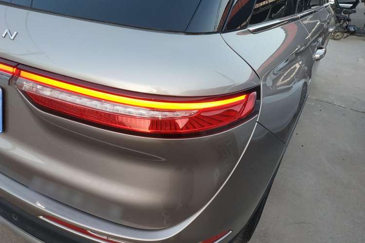 Used Lincoln Corsair 2020 2.0T Two-Wheel Drive Luxury Edition Right Rear Taillight