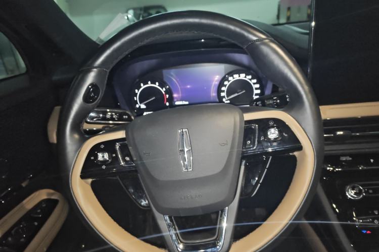 Used Lincoln Corsair 2020 2.0T Two-Wheel Drive Luxury Edition Steering Wheel