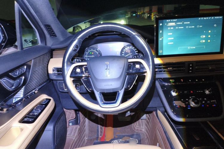 Used Lincoln Corsair 2020 2.0T Two-Wheel Drive Luxury Edition Steering Wheel