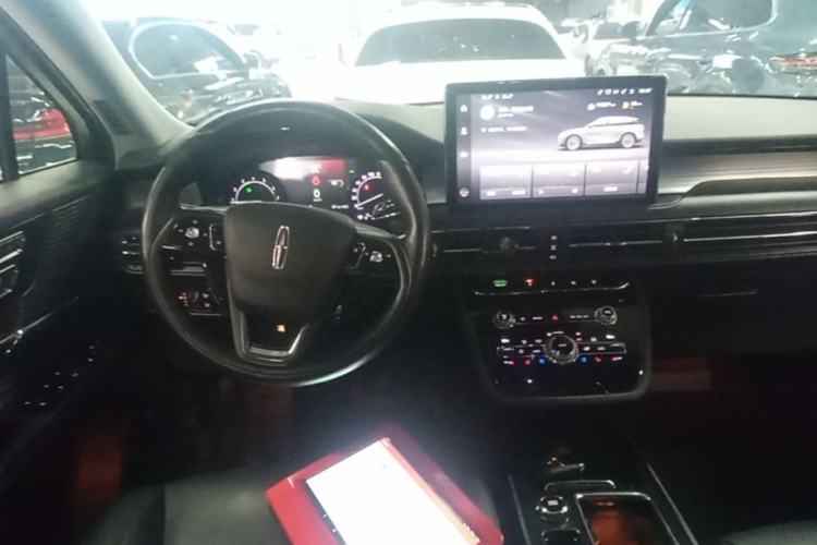 Used Lincoln Corsair 2020 2.0T Two-Wheel Drive Luxury Edition Steering Wheel