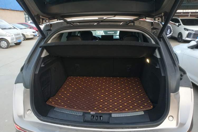 Used Lincoln Corsair 2020 2.0T Two-Wheel Drive Luxury Edition Trunk
