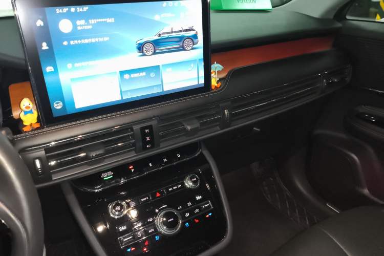 Used Lincoln Corsair 2020 2.0T Two-Wheel Drive Luxury Edition Audio And AC Panel