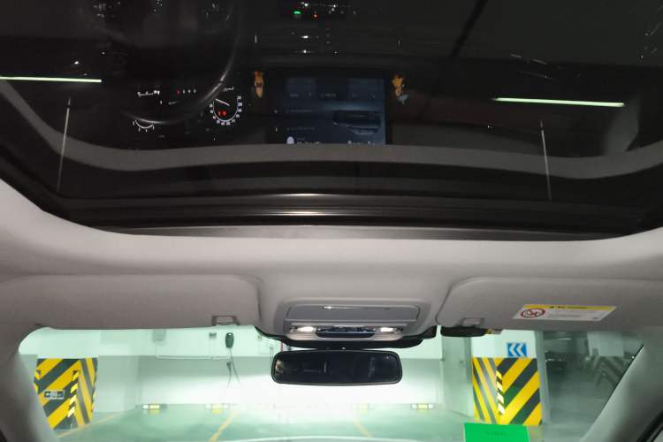 Used Lincoln Corsair 2020 2.0T Two-Wheel Drive Luxury Edition Headliner