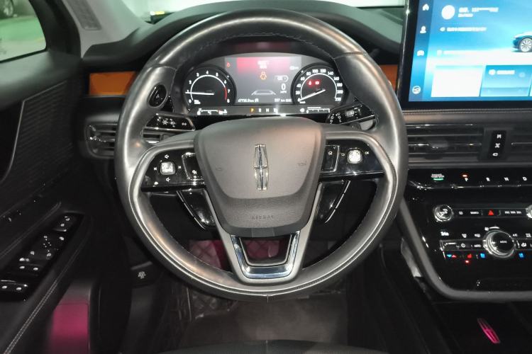 Used Lincoln Corsair 2020 2.0T Two-Wheel Drive Luxury Edition Steering Wheel