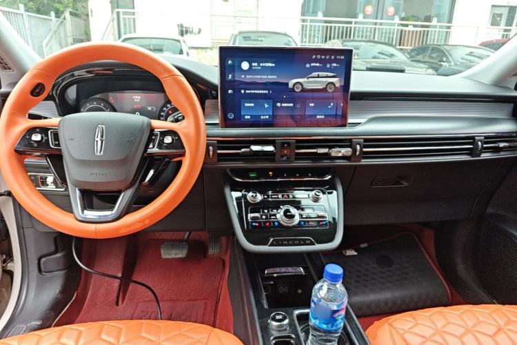 Used Lincoln Corsair 2020 2.0T Two-Wheel Drive Luxury Edition Center Console