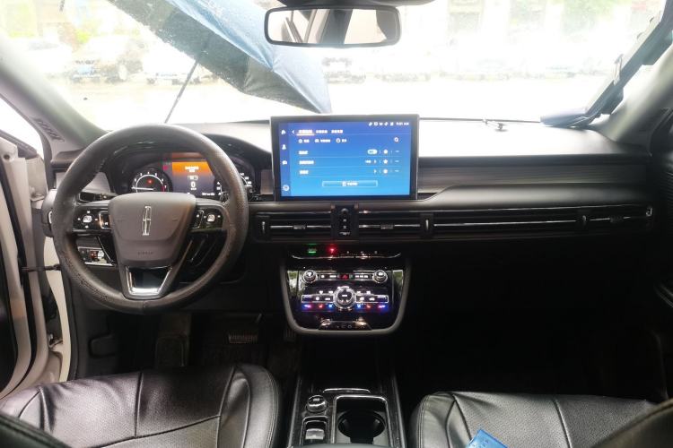 Used Lincoln Corsair 2020 2.0T Two-Wheel Drive Luxury Edition Center Console