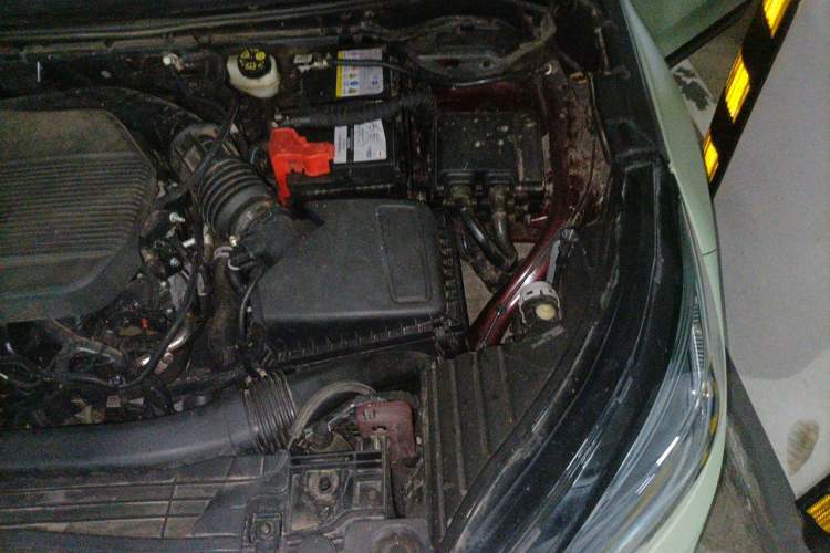 Used Lincoln Corsair 2020 2.0T Two-Wheel Drive Luxury Edition Engine Bay Left