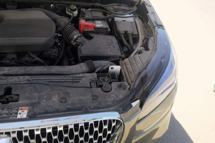 Used Lincoln Corsair 2020 2.0T Two-Wheel Drive Luxury Edition Engine Bay Left