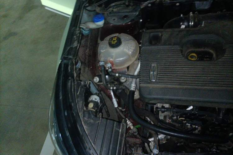 Used Lincoln Corsair 2020 2.0T Two-Wheel Drive Luxury Edition Engine Bay Right