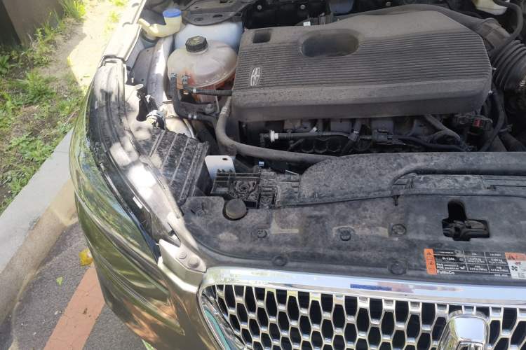 Used Lincoln Corsair 2020 2.0T Two-Wheel Drive Luxury Edition Engine Bay Right