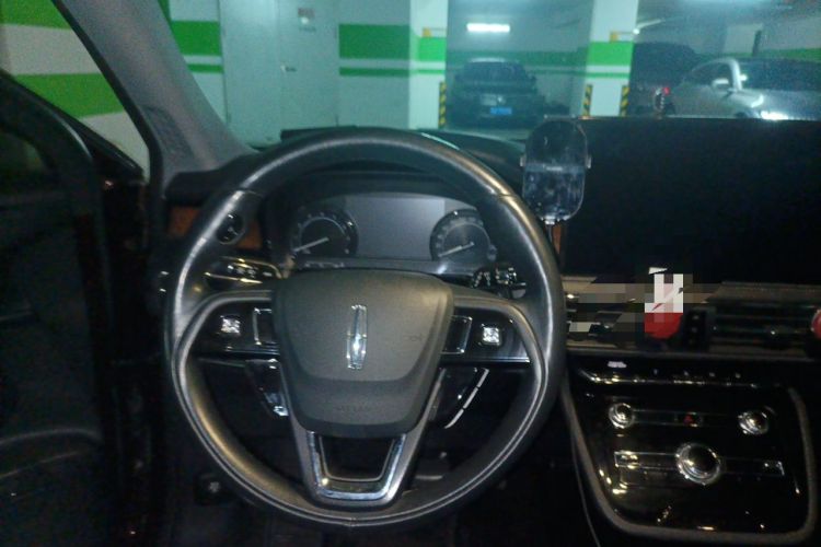 Used Lincoln Corsair 2020 2.0T Two-Wheel Drive Luxury Edition Steering Wheel