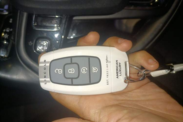 Used Lincoln Corsair 2020 2.0T Two-Wheel Drive Luxury Edition Vehicle Key
