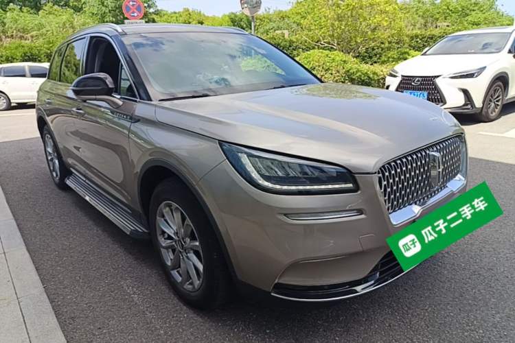 Used Lincoln Corsair 2020 2.0T Two-Wheel Drive Luxury Edition Front Right 45 Deg