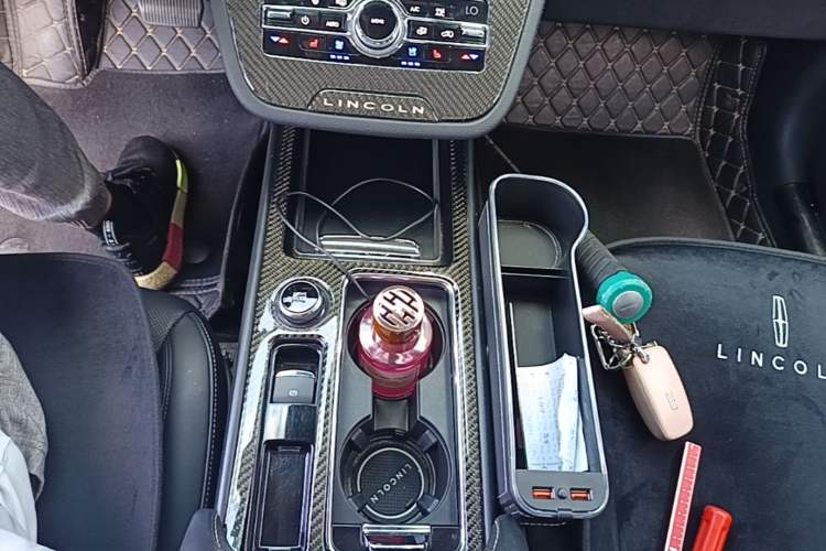 Used Lincoln Corsair 2020 2.0T Two-Wheel Drive Luxury Edition Gear Lever