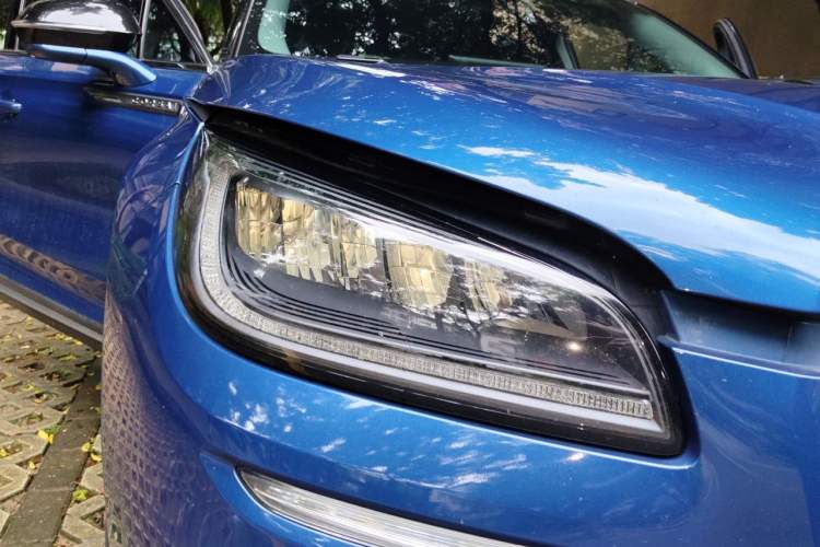 Used Lincoln Corsair 2020 2.0T Two-Wheel Drive Luxury Edition Right Front Headlight