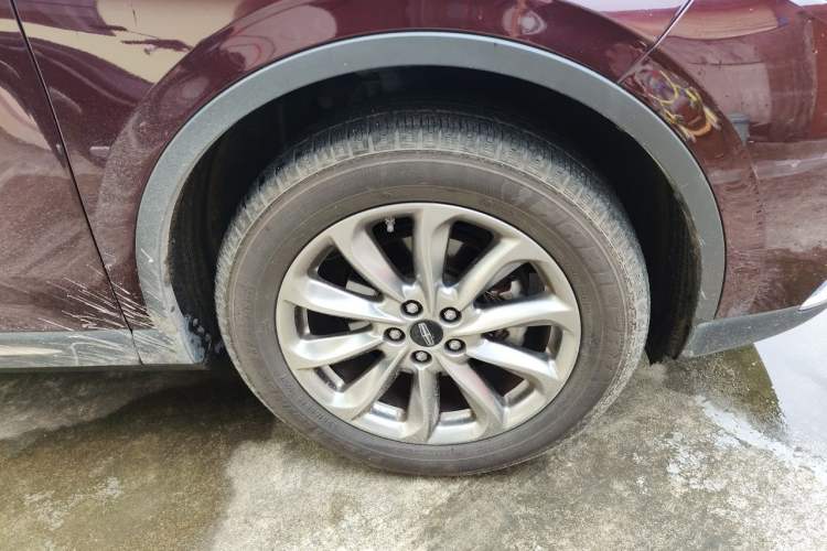 Used Lincoln Corsair 2020 2.0T Two-Wheel Drive Luxury Edition Right Front Wheel Hub