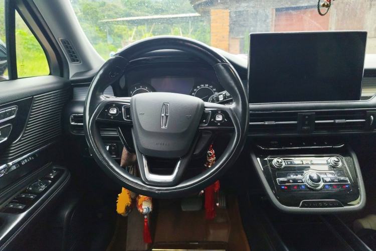 Used Lincoln Corsair 2020 2.0T Two-Wheel Drive Luxury Edition Steering Wheel