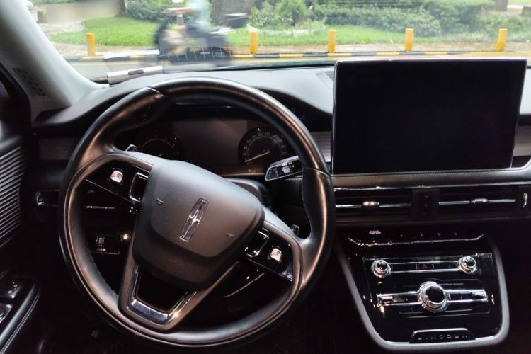 Used Lincoln Corsair 2020 2.0T Two-Wheel Drive Luxury Edition Steering Wheel
