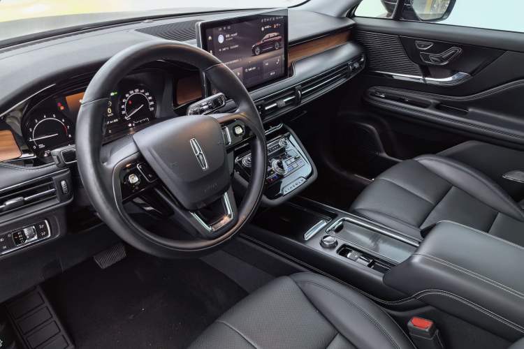 Used Lincoln Corsair 2020 2.0T Two-Wheel Drive Luxury Edition Audio And AC Panel