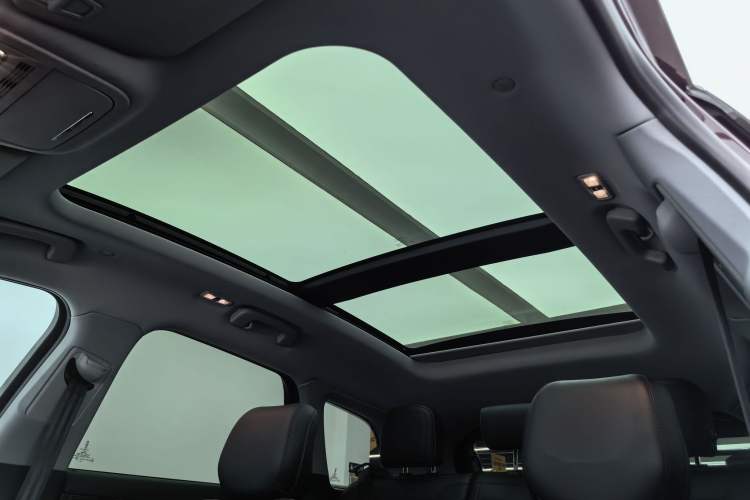Used Lincoln Corsair 2020 2.0T Two-Wheel Drive Luxury Edition Headliner