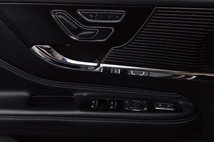 Used Lincoln Corsair 2020 2.0T Two-Wheel Drive Luxury Edition Interior 8