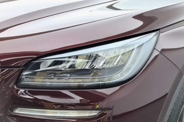 Used Lincoln Corsair 2020 2.0T Two-Wheel Drive Luxury Edition Left Front Headlight