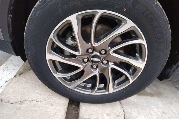 Used Lincoln Corsair 2020 2.0T Two-Wheel Drive Luxury Edition Left Front Wheel Hub