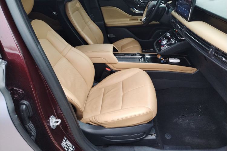 Used Lincoln Corsair 2020 2.0T Two-Wheel Drive Luxury Edition Right Front Seat