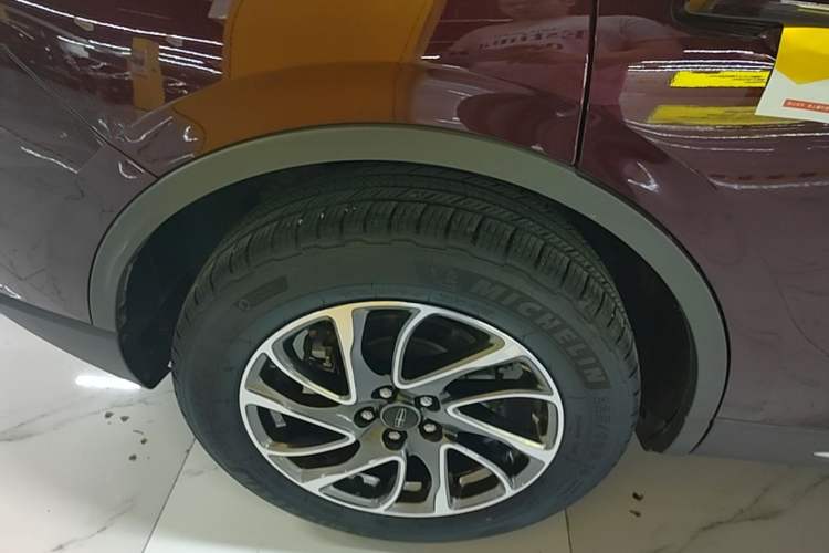 Used Lincoln Corsair 2020 2.0T Two-Wheel Drive Luxury Edition Right Rear Wheel Hub