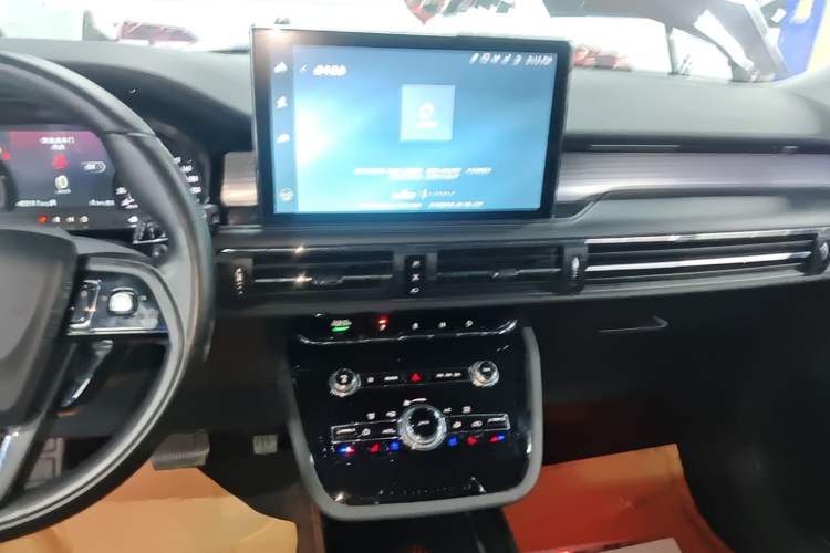 Used Lincoln Corsair 2020 2.0T Two-Wheel Drive Luxury Edition Audio And AC Panel