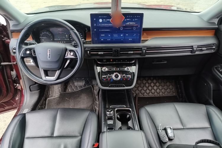 Used Lincoln Corsair 2020 2.0T Two-Wheel Drive Luxury Edition Center Console