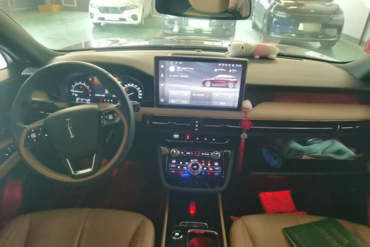Used Lincoln Corsair 2020 2.0T Four-Wheel Drive Luxury Edition Center Console