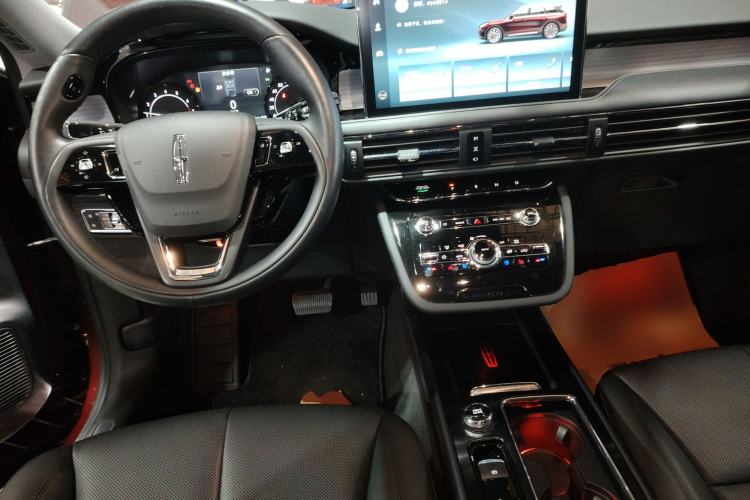 Used Lincoln Corsair 2020 2.0T Two-Wheel Drive Luxury Edition Center Console