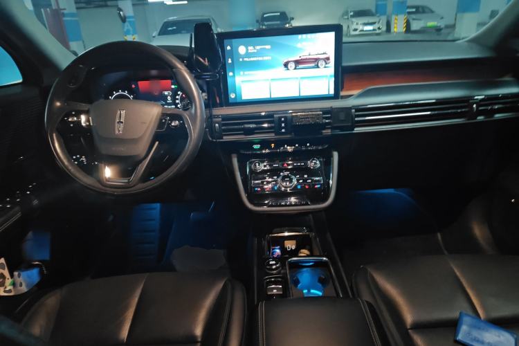 Used Lincoln Corsair 2020 2.0T Two-Wheel Drive Luxury Edition Center Console