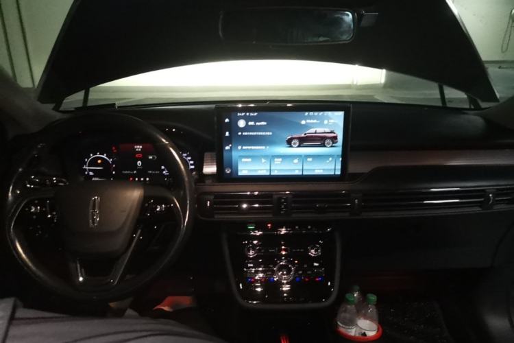 Used Lincoln Corsair 2020 2.0T Two-Wheel Drive Luxury Edition Center Console