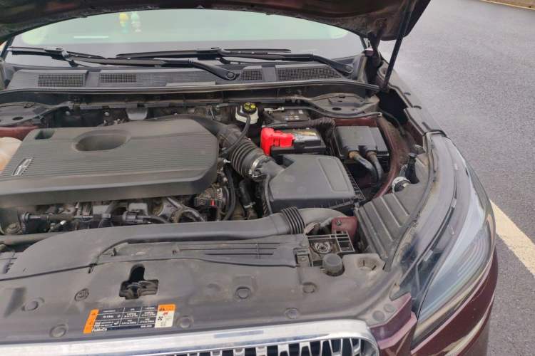 Used Lincoln Corsair 2020 2.0T Two-Wheel Drive Luxury Edition Engine Bay Left