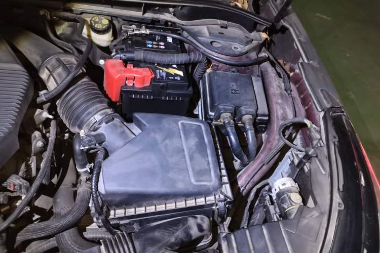Used Lincoln Corsair 2020 2.0T Two-Wheel Drive Luxury Edition Engine Bay Left