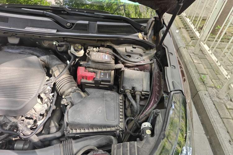 Used Lincoln Corsair 2020 2.0T Two-Wheel Drive Luxury Edition Engine Bay Left