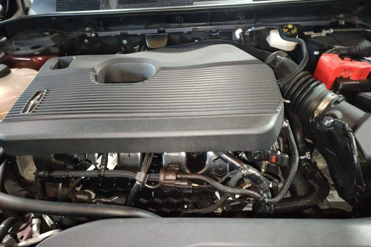 Used Lincoln Corsair 2020 2.0T Two-Wheel Drive Luxury Edition Engine Bay